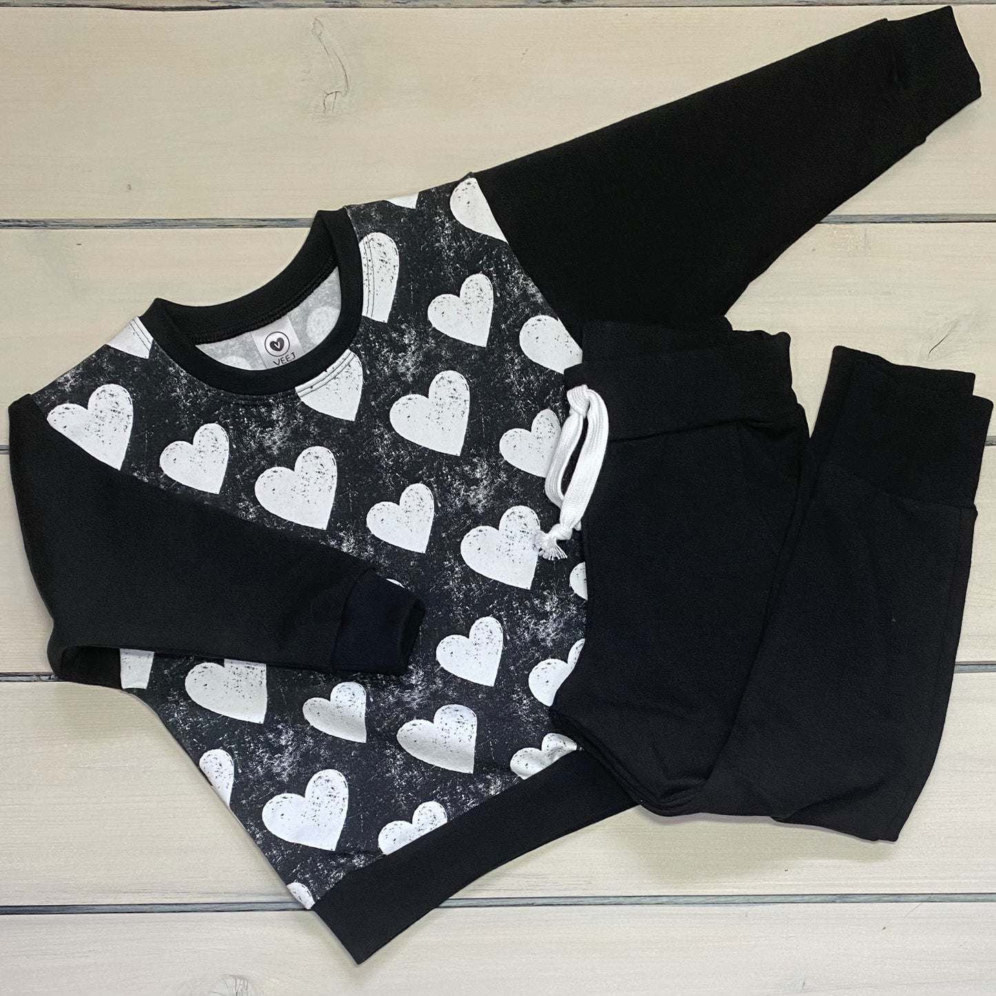 LOUNGE SWEATSHIRT HEARTS