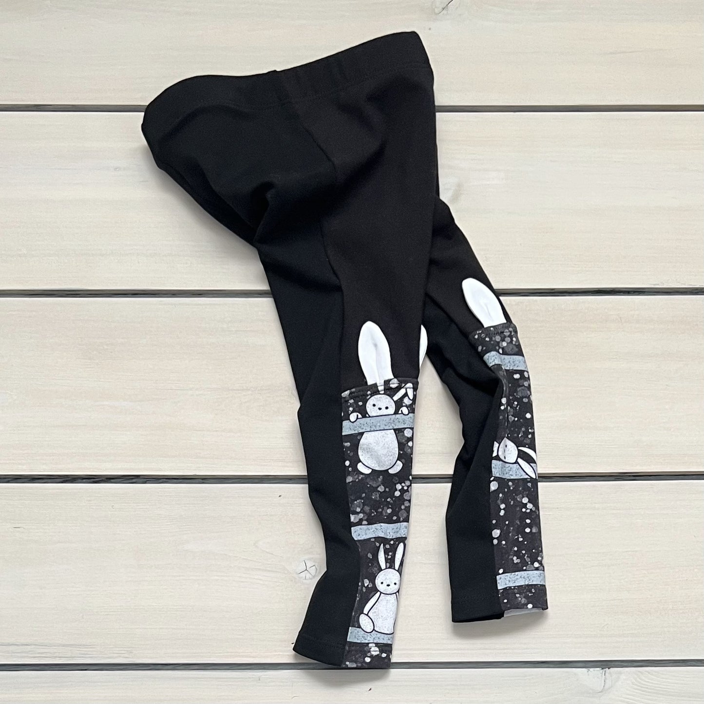 KICKPLATE LEGGINGS WITH BUNNY EARS STRIPE