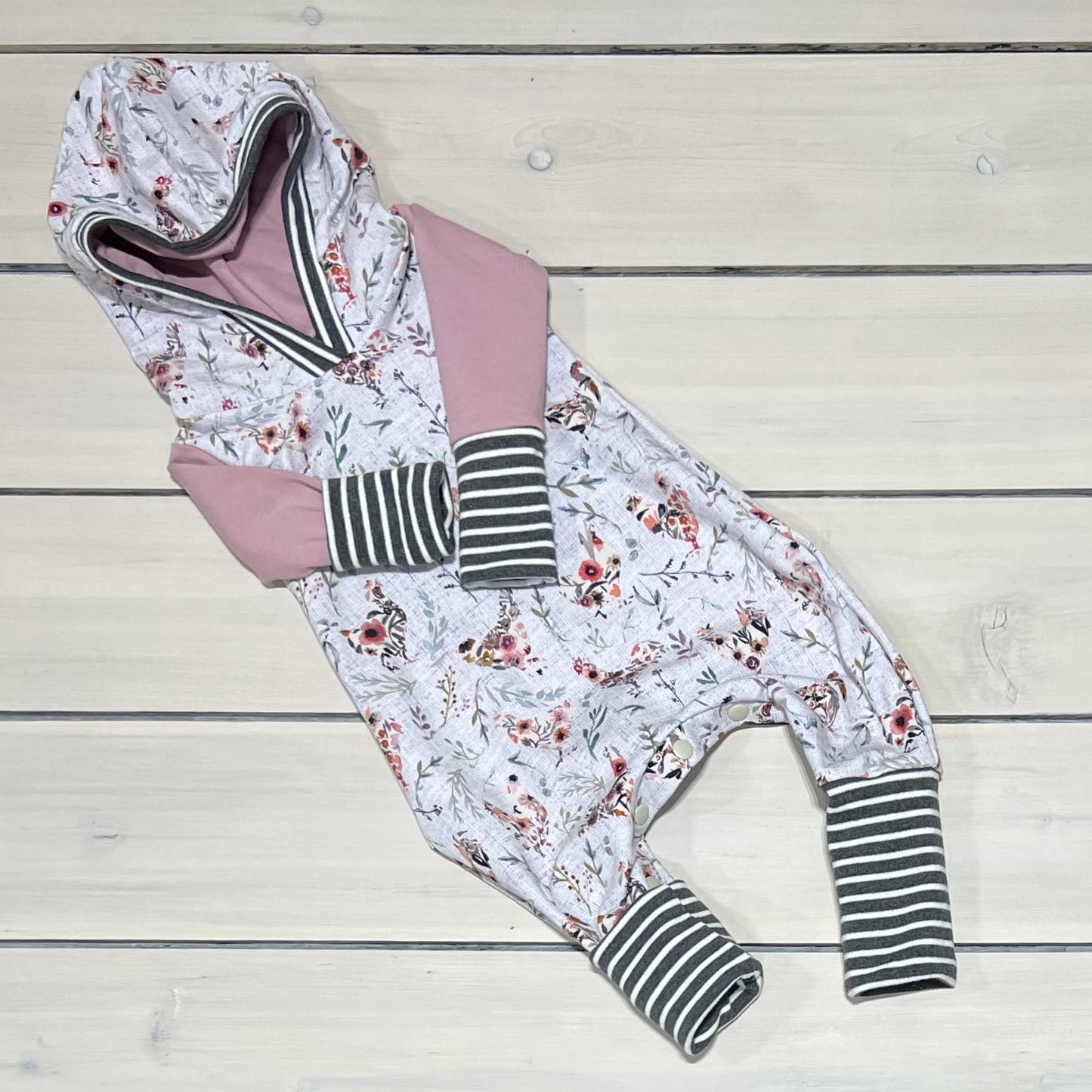 HOODED ROMPER FLORAL CHICKEN