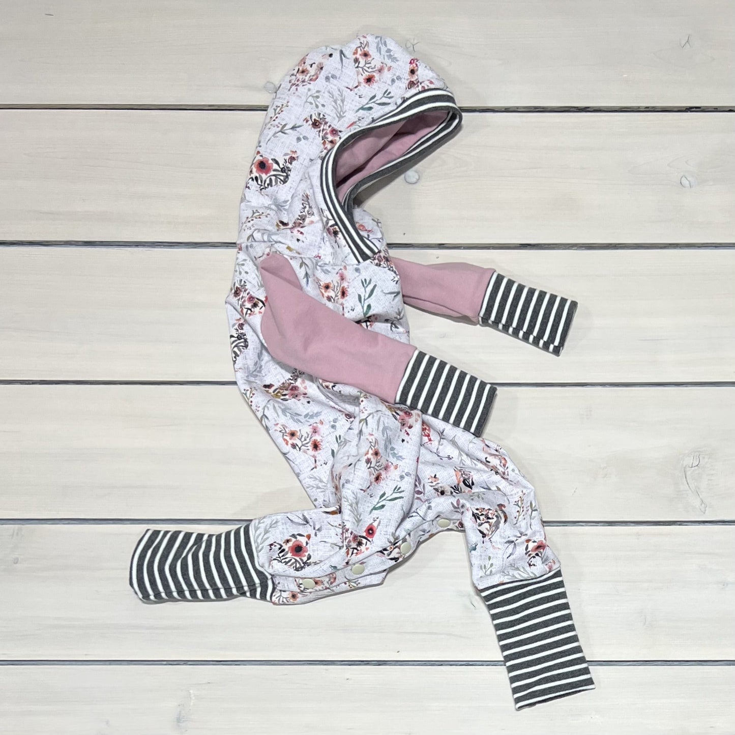 HOODED ROMPER FLORAL CHICKEN
