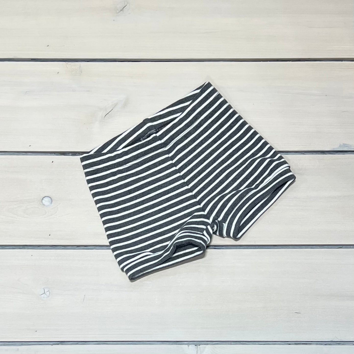 SHORTIES CHARCOAL STRIPE
