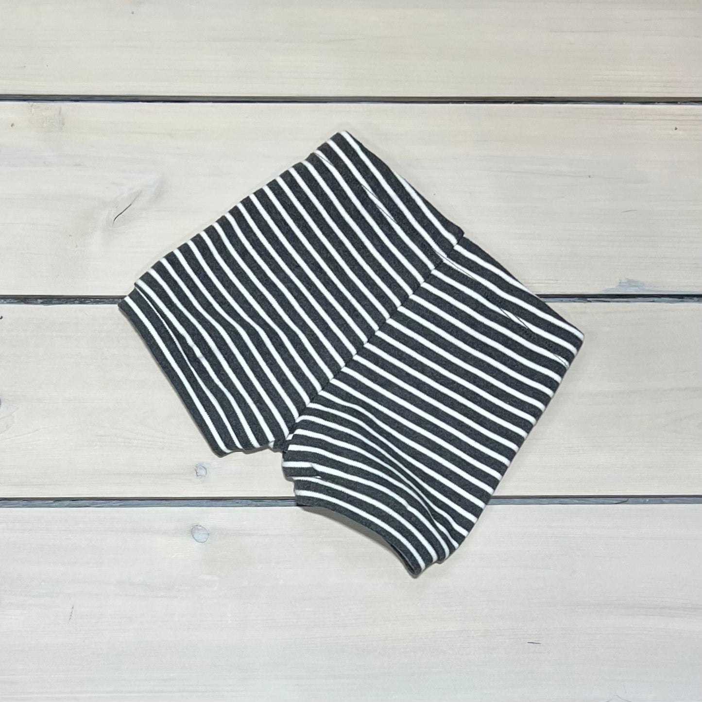 SHORTIES CHARCOAL STRIPE