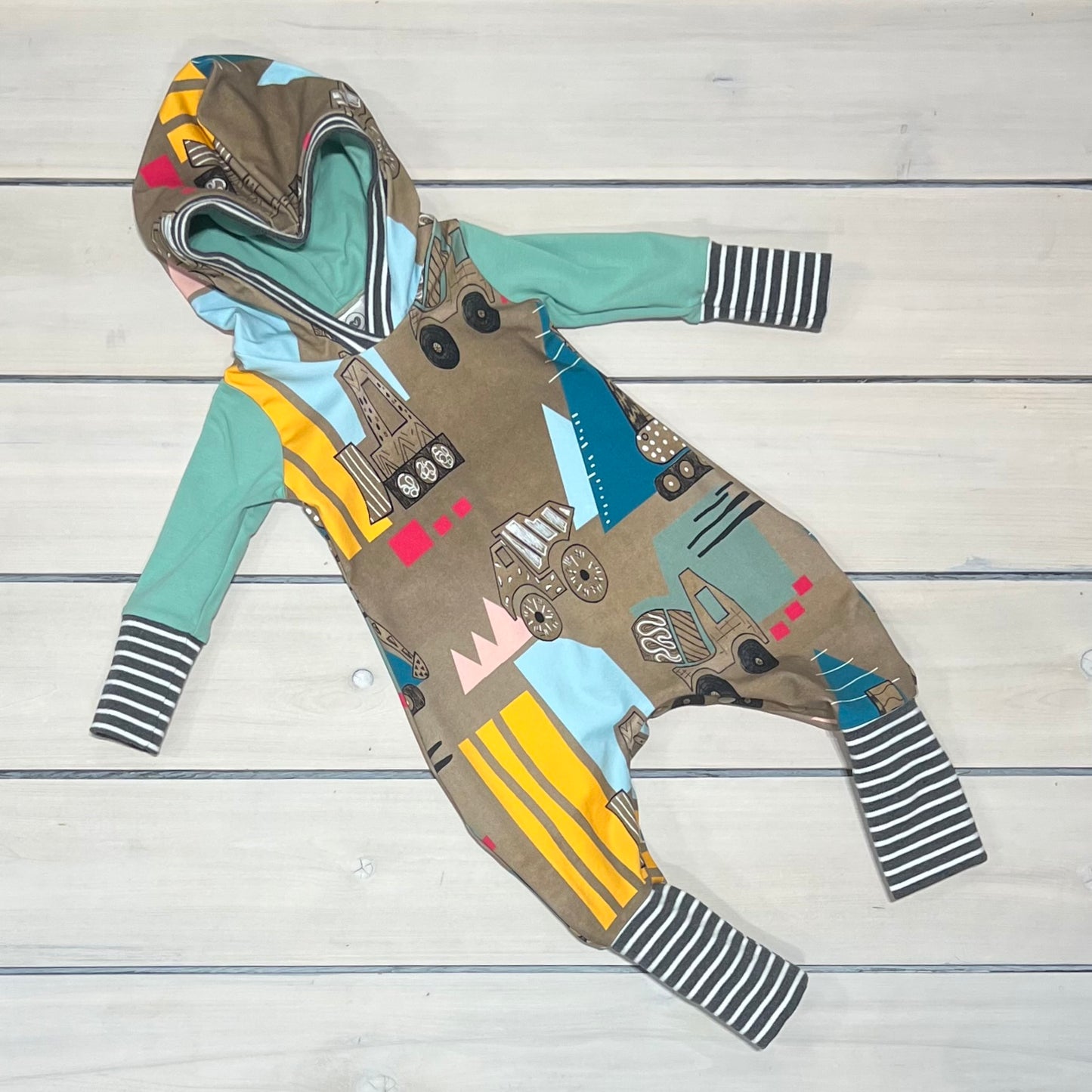 SUMMER HOODED ROMPER CONSTRUCTION ZONE