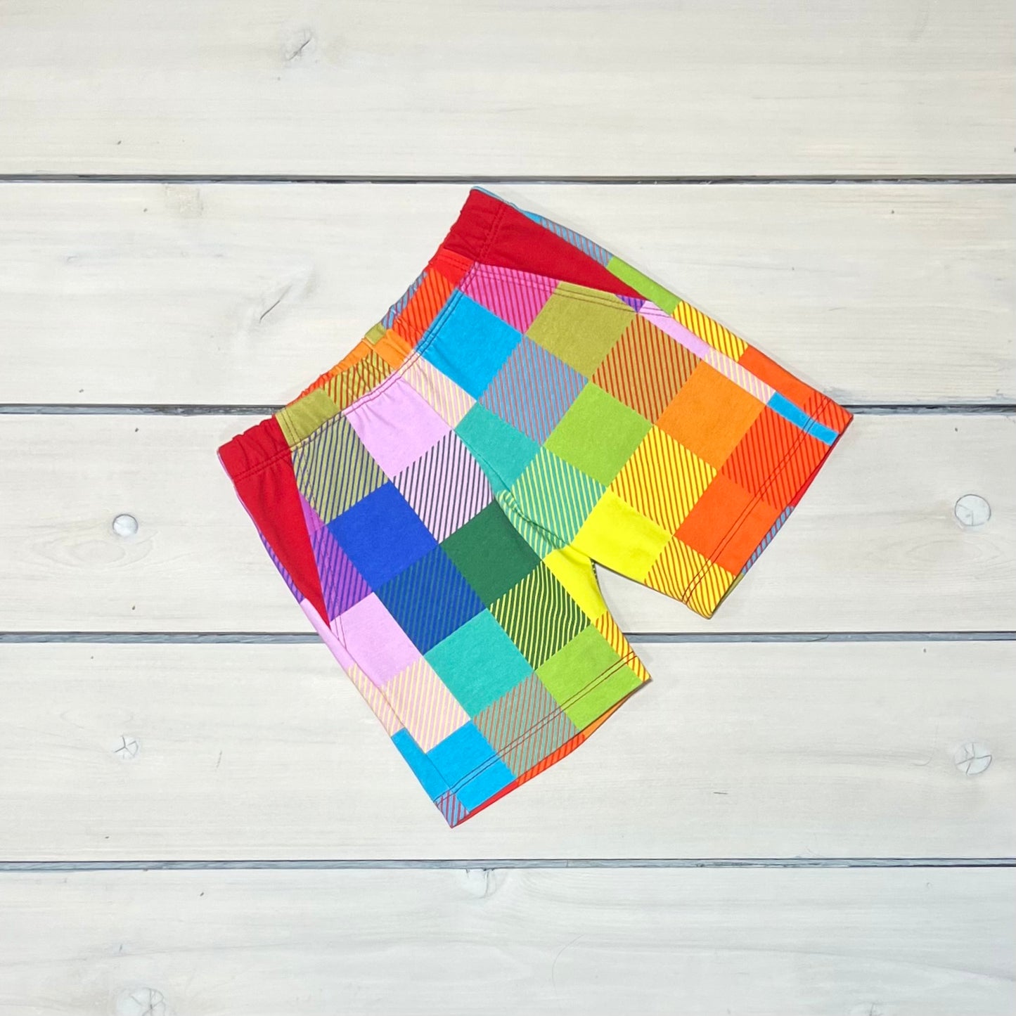 CITY SHORTS RAINBOW PLAID