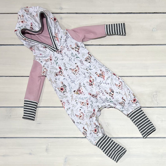 HOODED ROMPER FLORAL CHICKEN