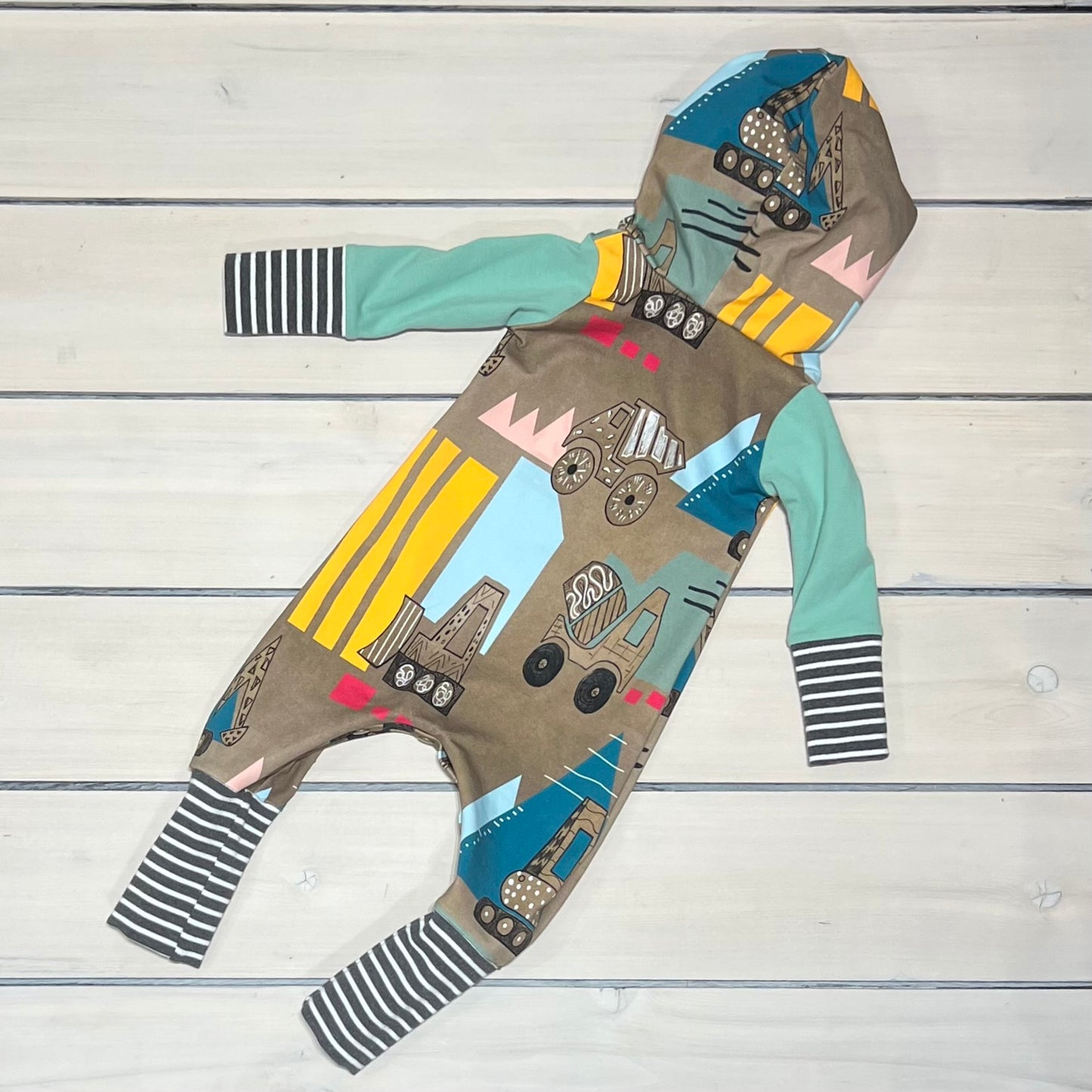 SUMMER HOODED ROMPER CONSTRUCTION ZONE